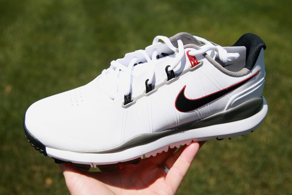 tiger woods golf shoes 2015