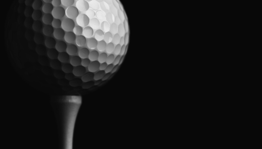 The_Pros_and_Cons_of_Premium_golf_Balls-1021x580