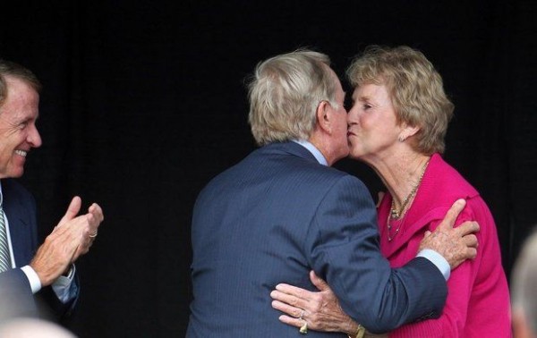 Jack Nicklaus Ambassador of Golf WGC Bridgestone Firestone Kissing Barb Pappas TheGreekGrind