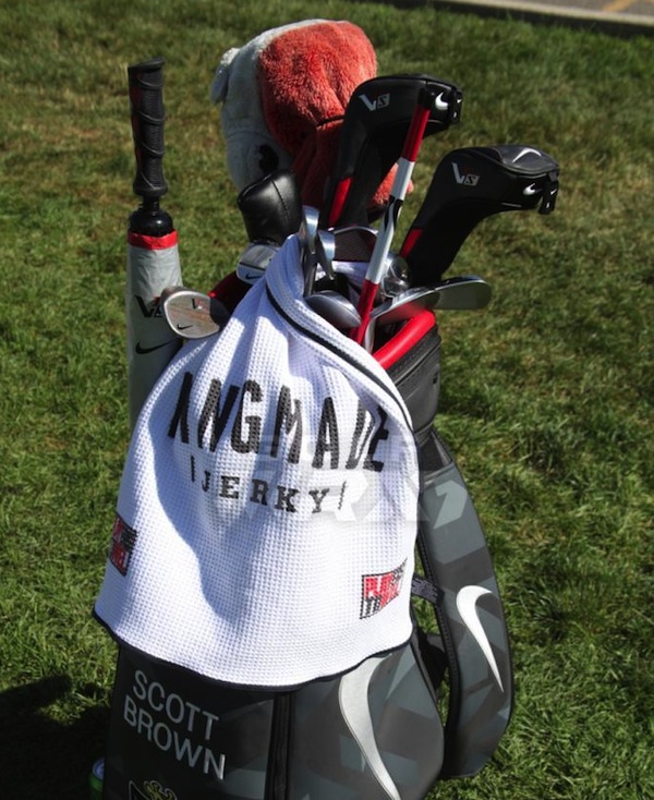 A Kingmade Jerky towel on PGA Tour player Scott Brown's bag.