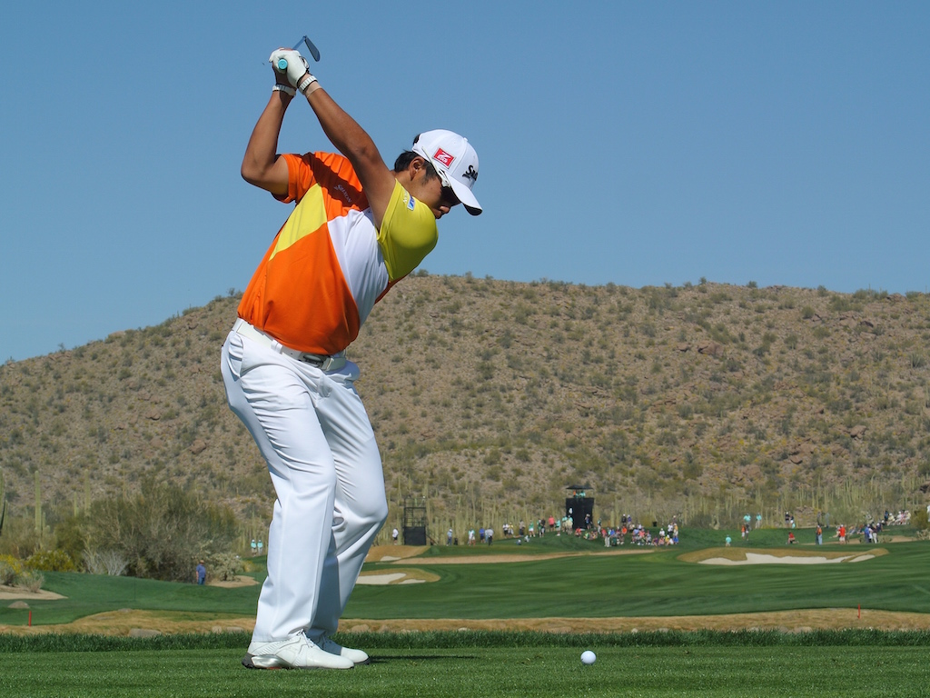 Should you pause at the top of your backswing? – GolfWRX