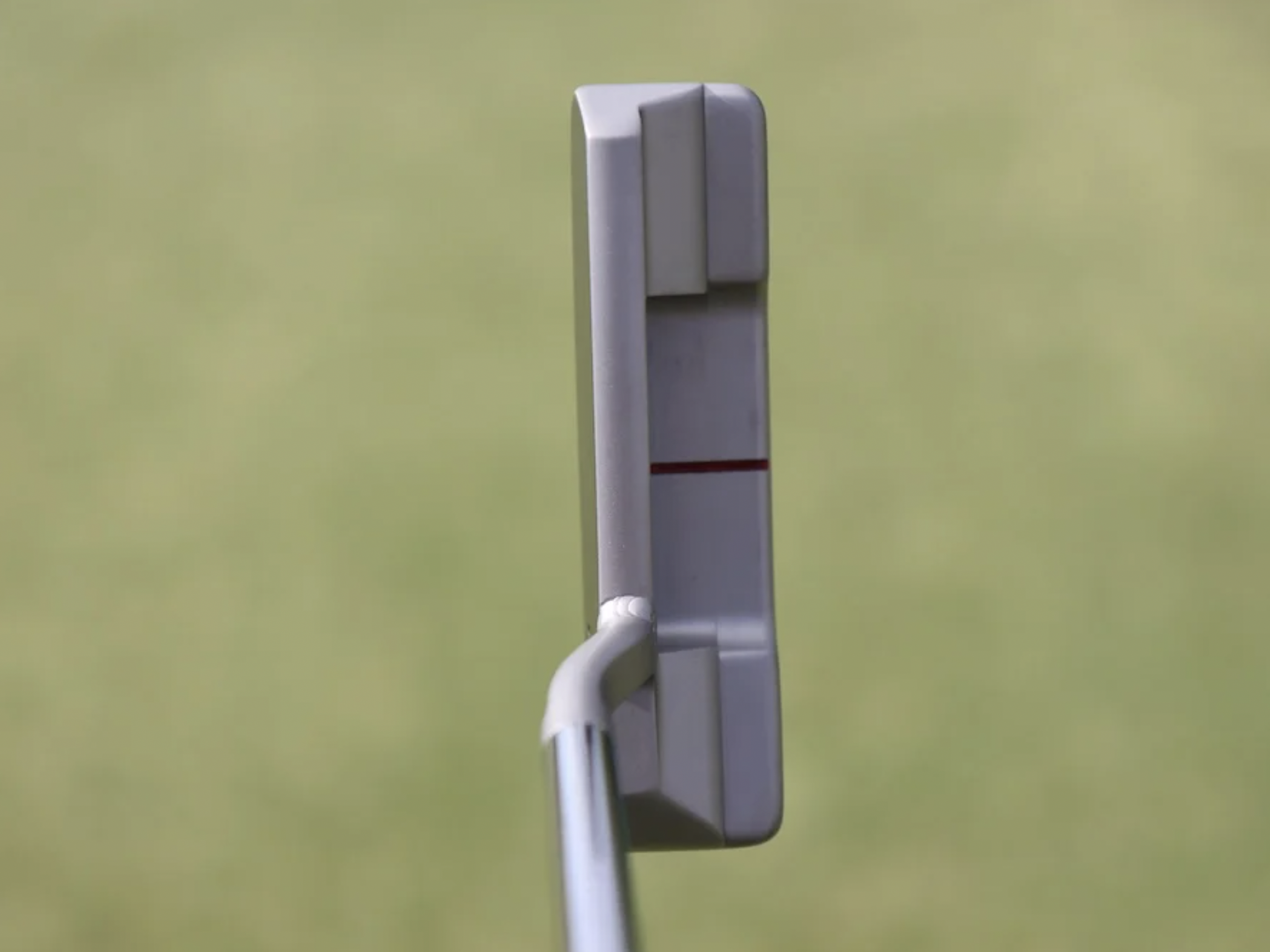 Hideki Matsuyama testing 2 putters from different brands at Valero